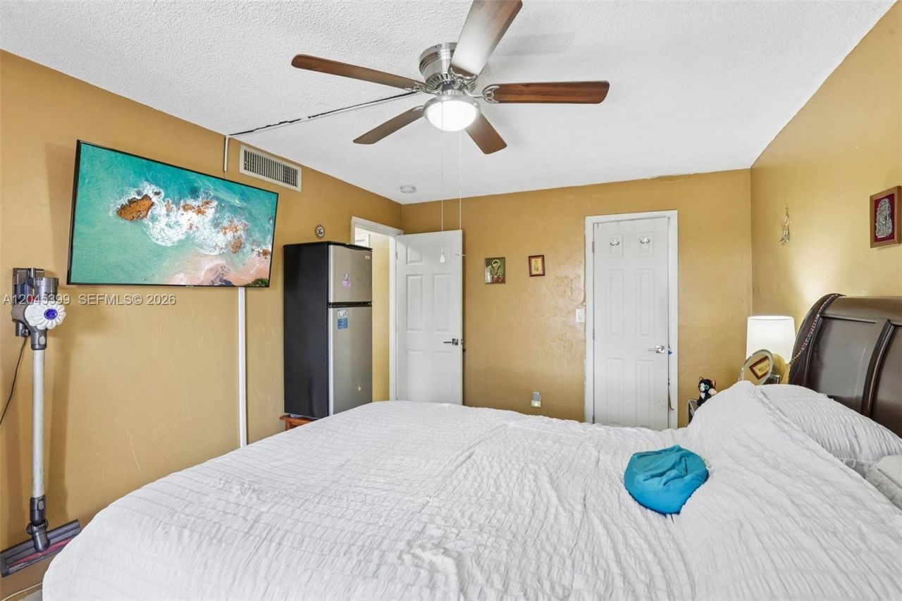 1300 W 53rd St, Unit 25, Hialeah, FL 33012 Photo