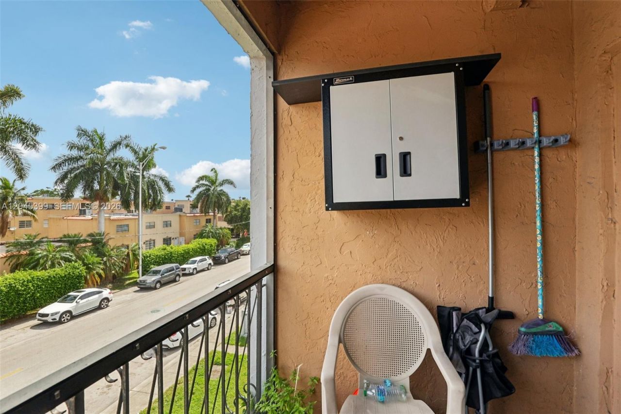 1300 W 53rd St, Unit 25, Hialeah, FL 33012 Photo