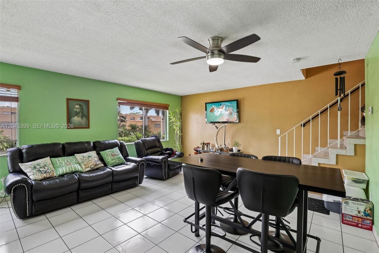1300 W 53rd St, Unit 25, Hialeah, FL 33012 Photo