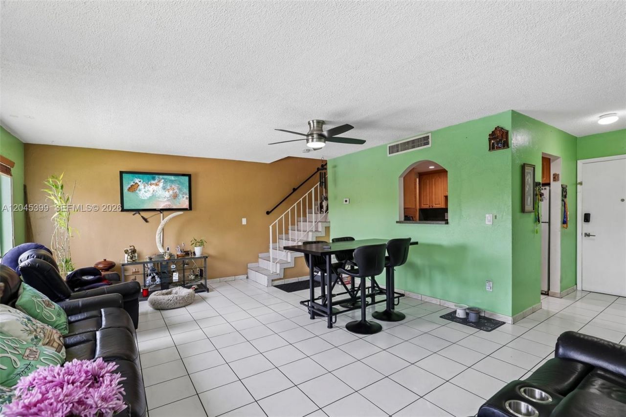 1300 W 53rd St, Unit 25, Hialeah, FL 33012 Photo