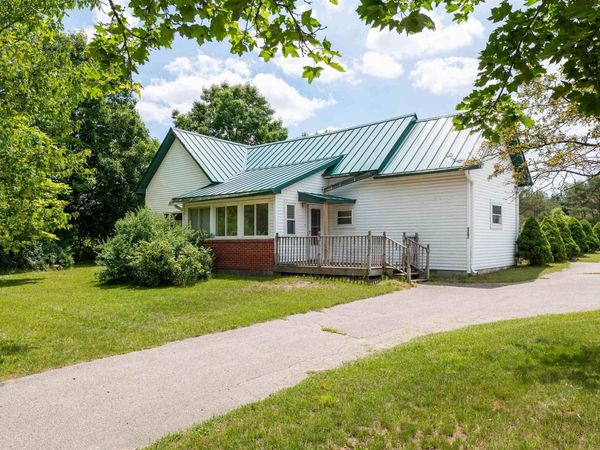 5201 14 Road W, Mesick, MI 49668