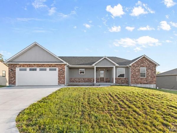 825 Barclay Drive, Farmington, MO 63640