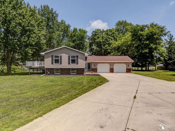 8870 Dixon Road, Monroe, MI 48161