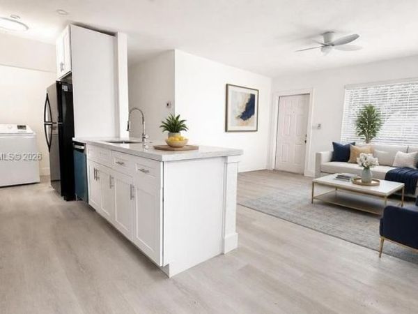 721 N 68th Ter, Hollywood, FL 33024