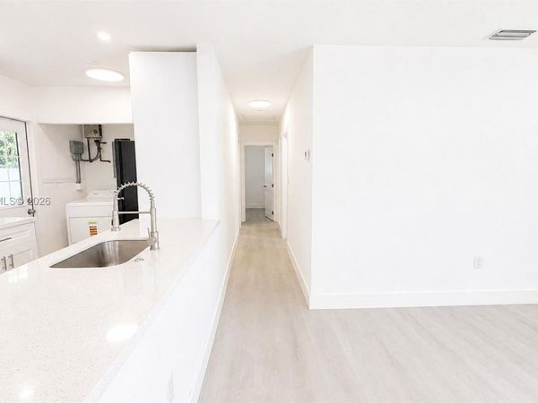 721 N 68th Ter, Hollywood, FL 33024