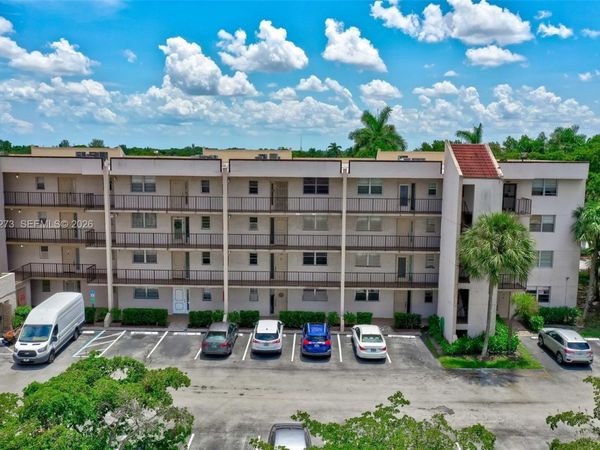 2571 Aragon Blvd, Unit 220, Sunrise, FL 33322