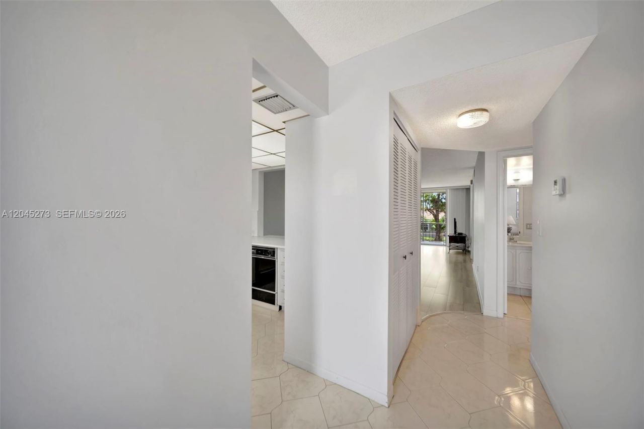 2571 Aragon Blvd, Unit 220, Sunrise, FL 33322 Photo