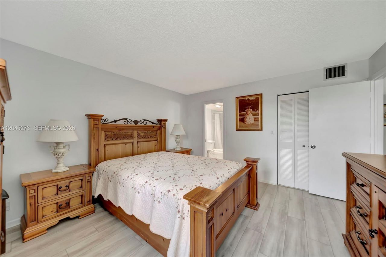 2571 Aragon Blvd, Unit 220, Sunrise, FL 33322 Photo