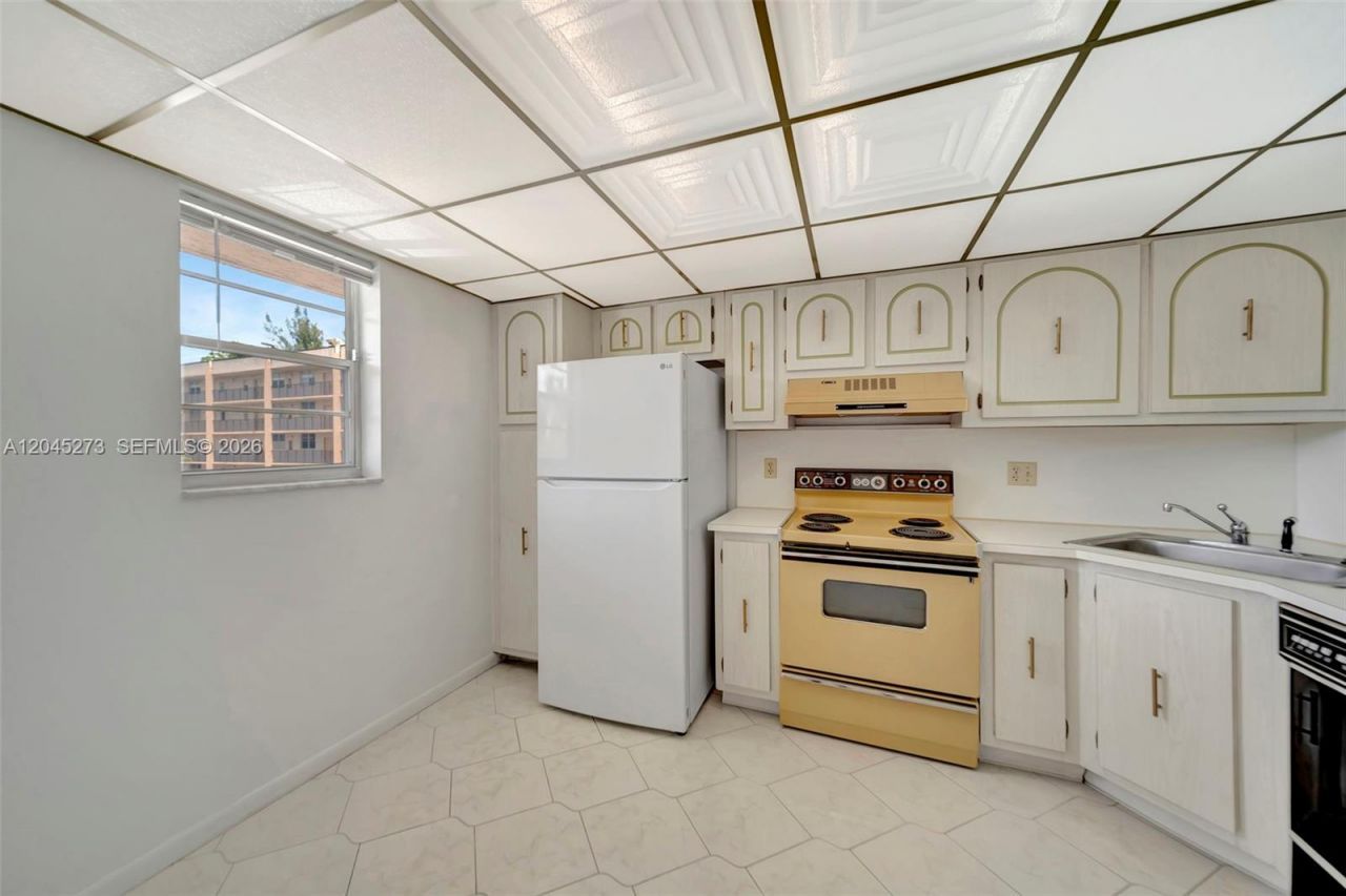 2571 Aragon Blvd, Unit 220, Sunrise, FL 33322 Photo
