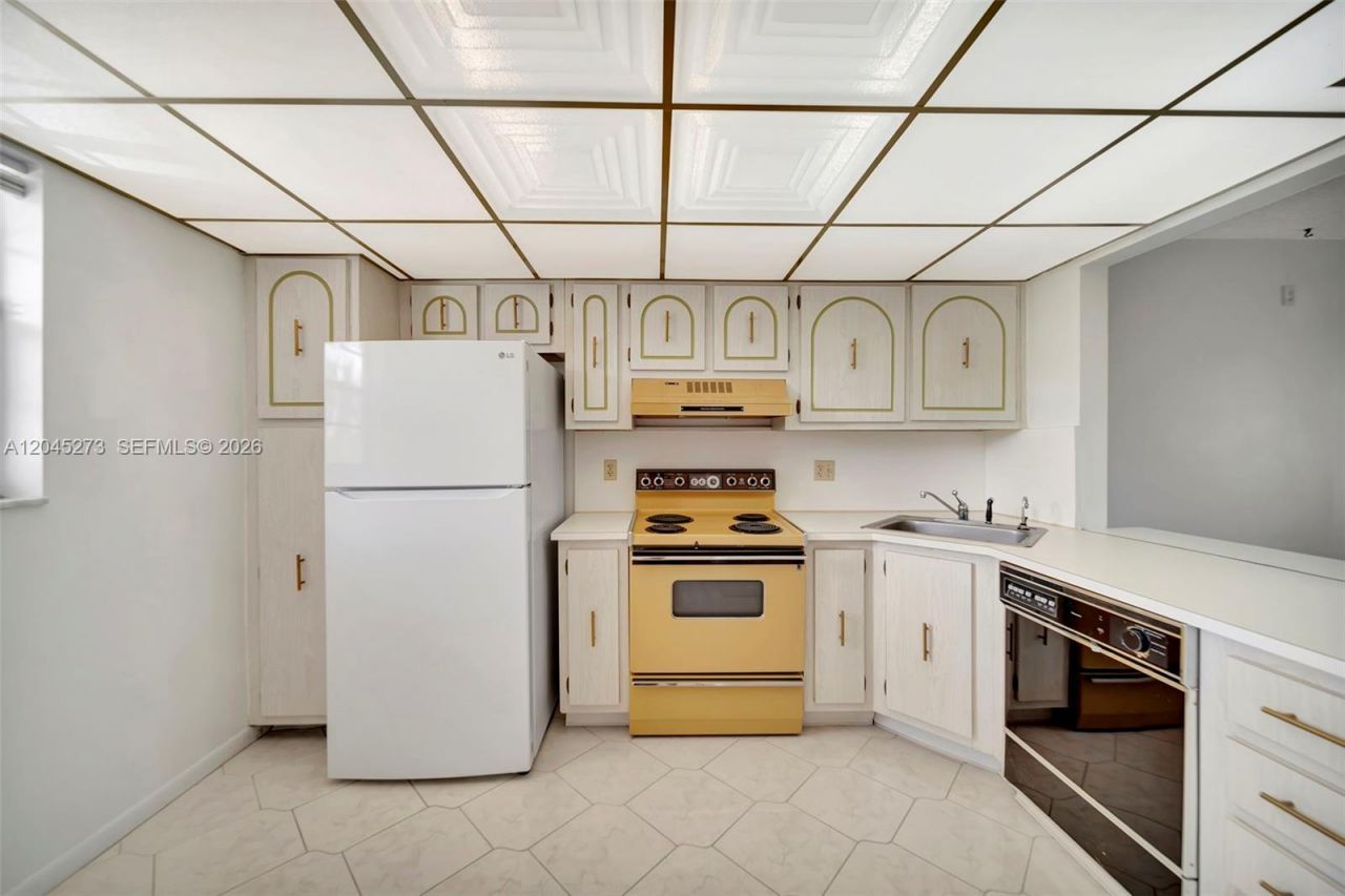2571 Aragon Blvd, Unit 220, Sunrise, FL 33322 Photo