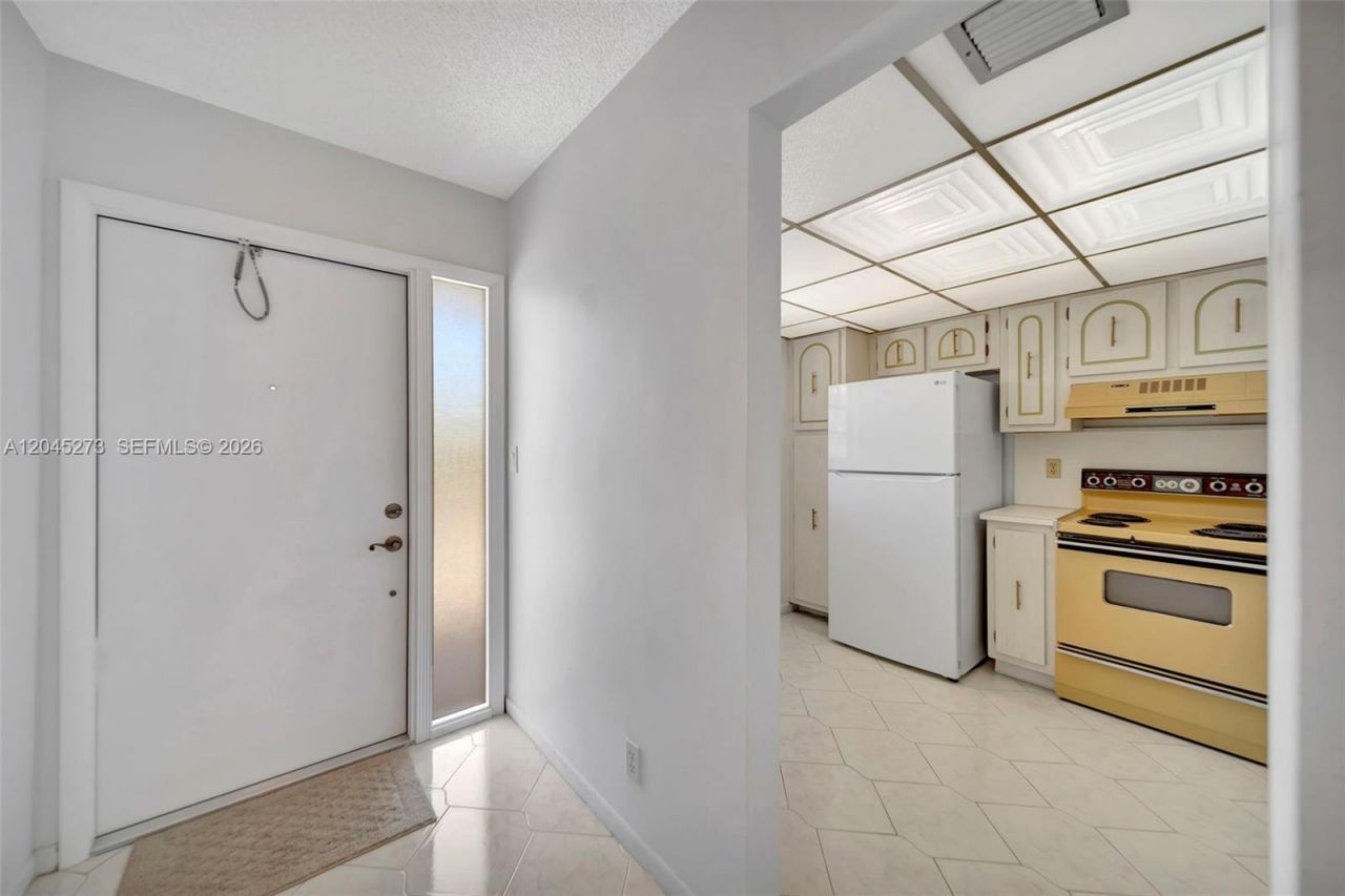 2571 Aragon Blvd, Unit 220, Sunrise, FL 33322 Photo