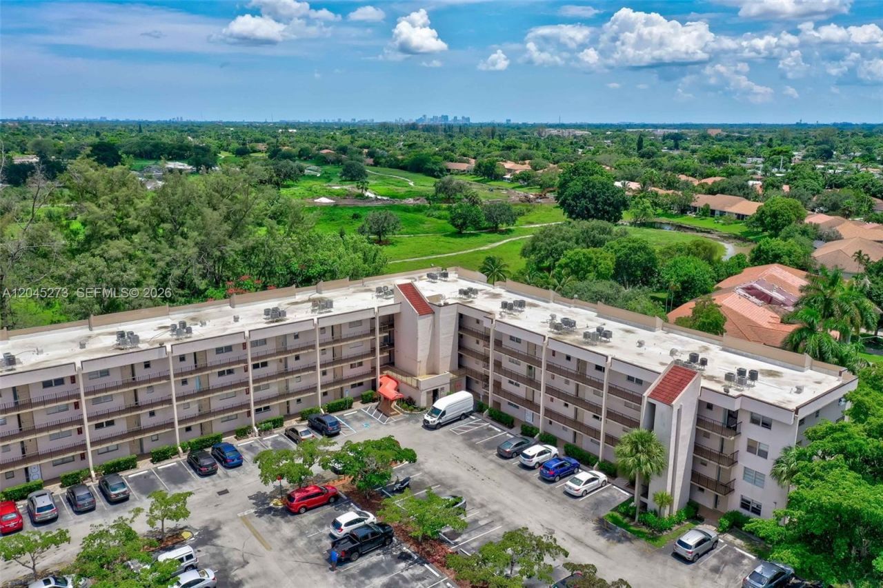 2571 Aragon Blvd, Unit 220, Sunrise, FL 33322 Photo