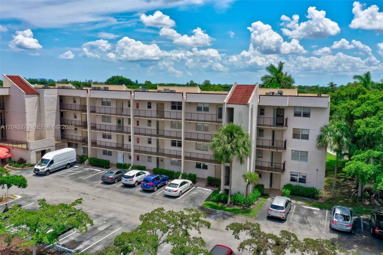 2571 Aragon Blvd, Unit 220, Sunrise, FL 33322 Photo