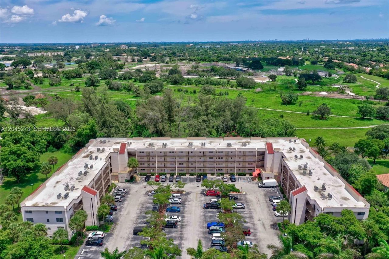 2571 Aragon Blvd, Unit 220, Sunrise, FL 33322 Photo