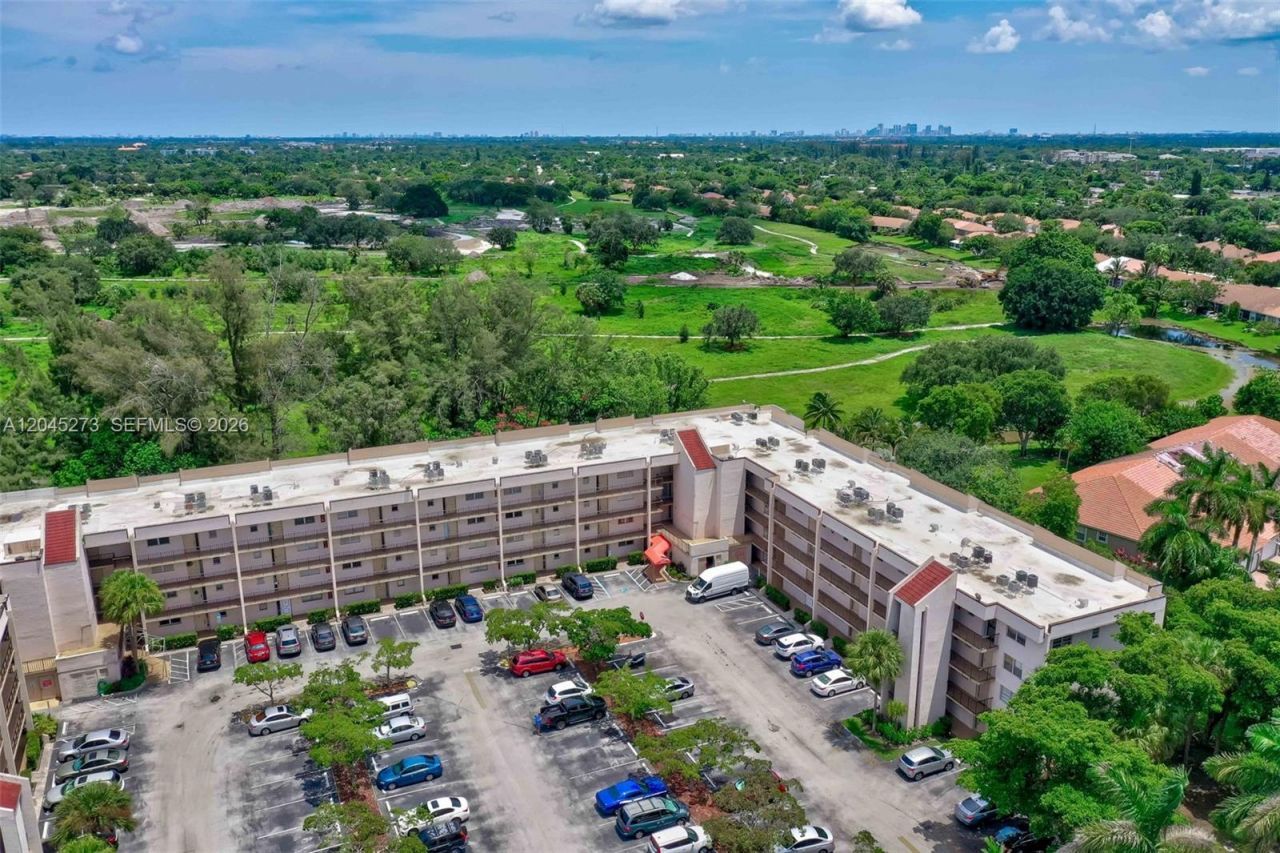2571 Aragon Blvd, Unit 220, Sunrise, FL 33322 Photo