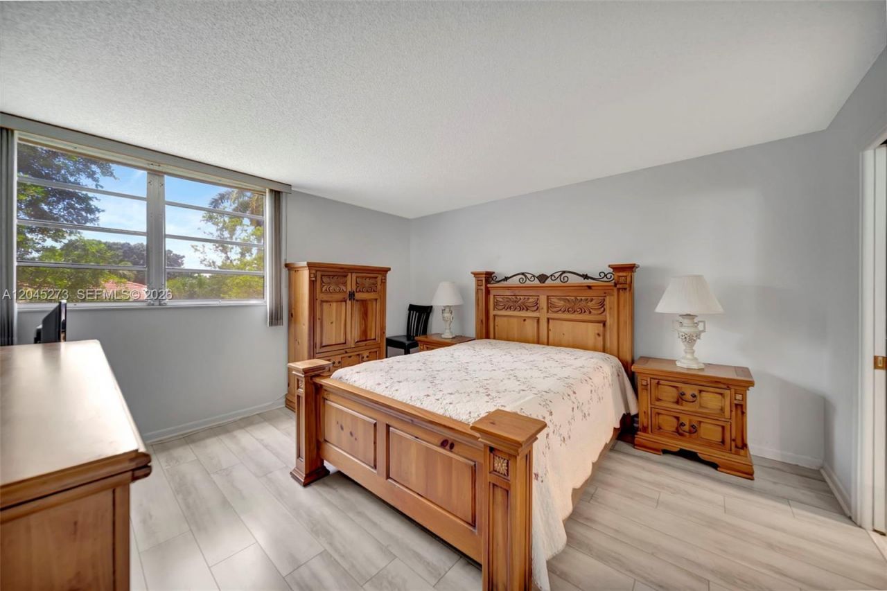 2571 Aragon Blvd, Unit 220, Sunrise, FL 33322 Photo