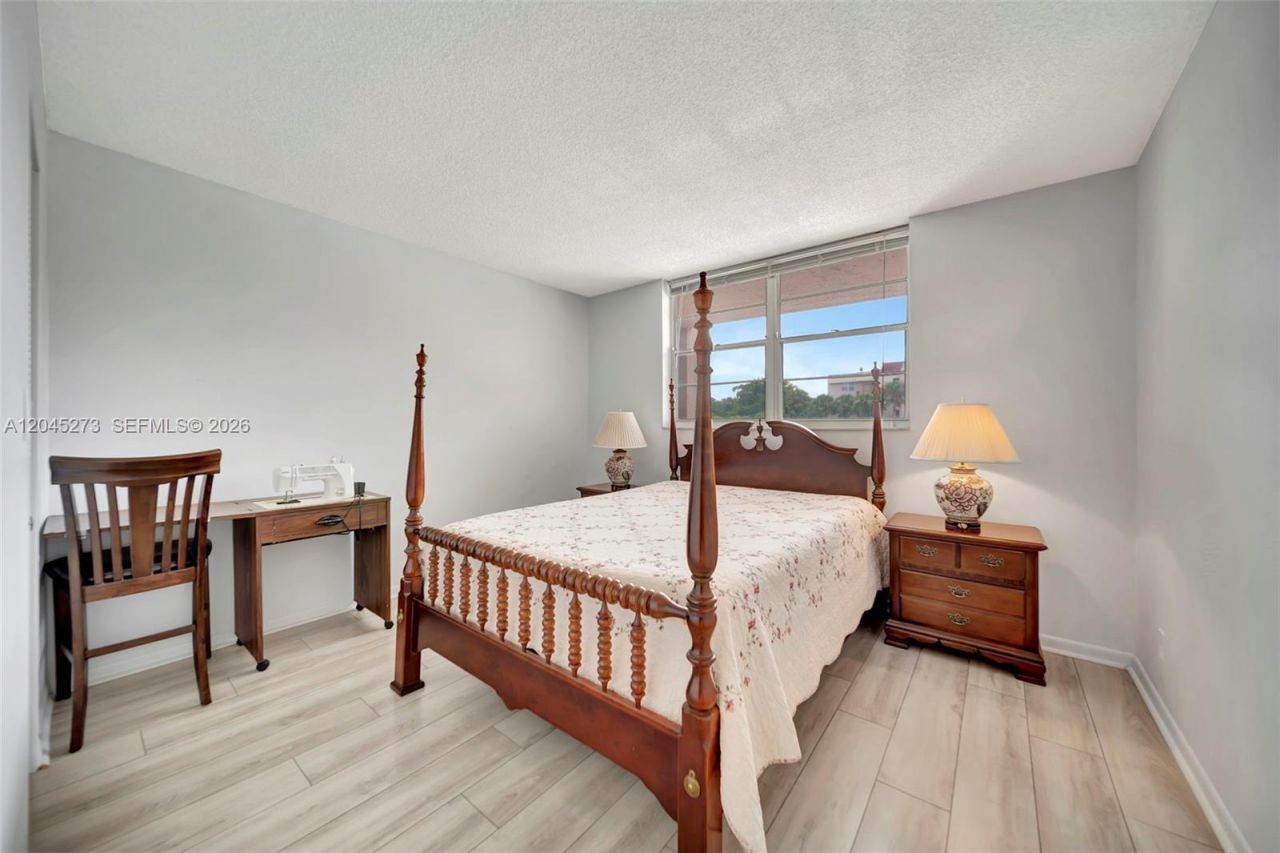 2571 Aragon Blvd, Unit 220, Sunrise, FL 33322 Photo