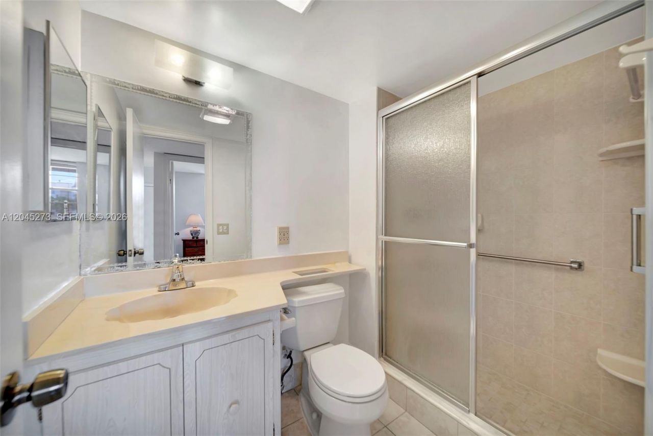 2571 Aragon Blvd, Unit 220, Sunrise, FL 33322 Photo