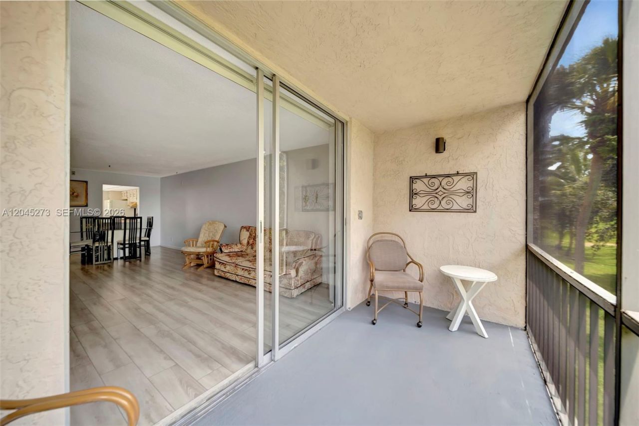 2571 Aragon Blvd, Unit 220, Sunrise, FL 33322 Photo