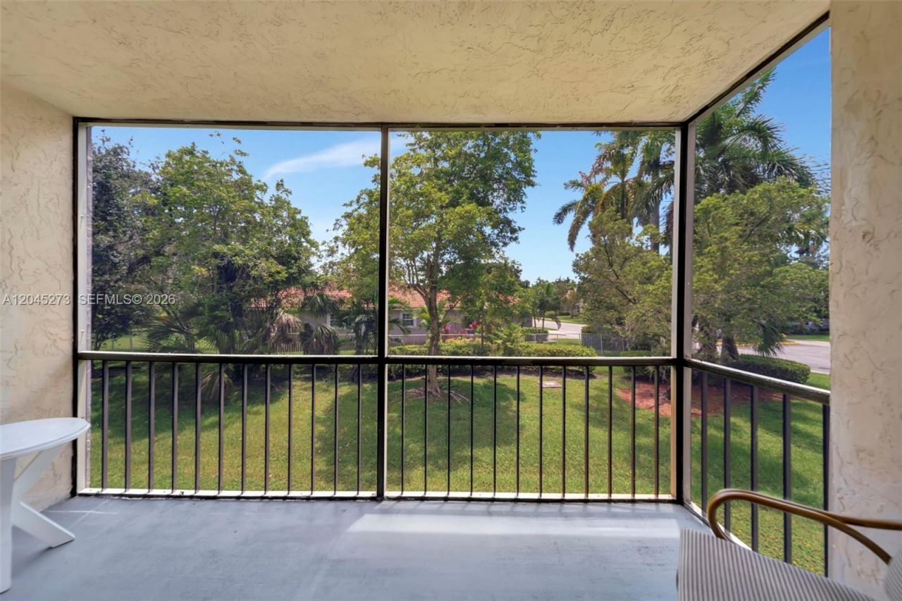 2571 Aragon Blvd, Unit 220, Sunrise, FL 33322 Photo