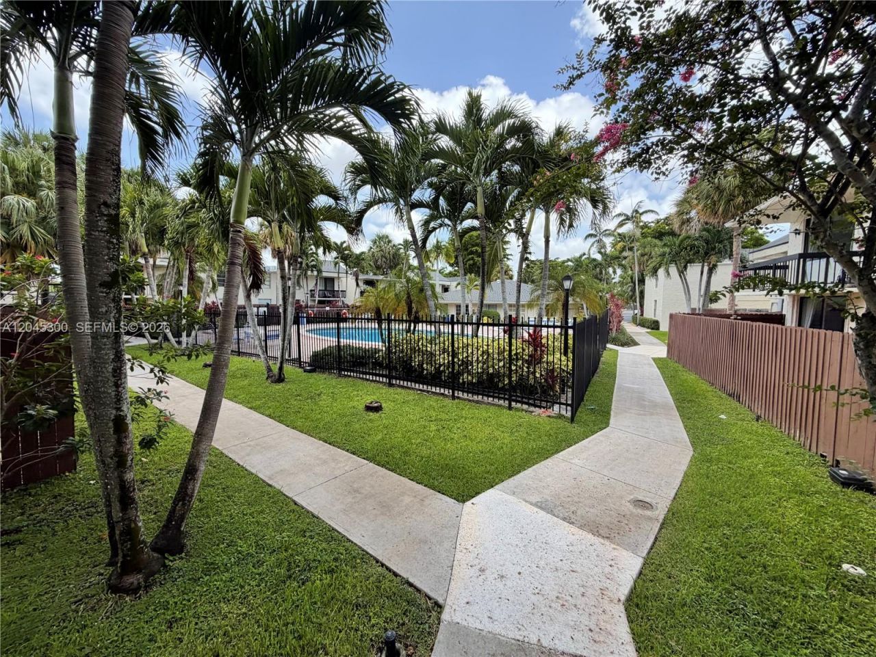 8303 SW 142nd Ave, Unit D206, Miami, FL 33183 Photo