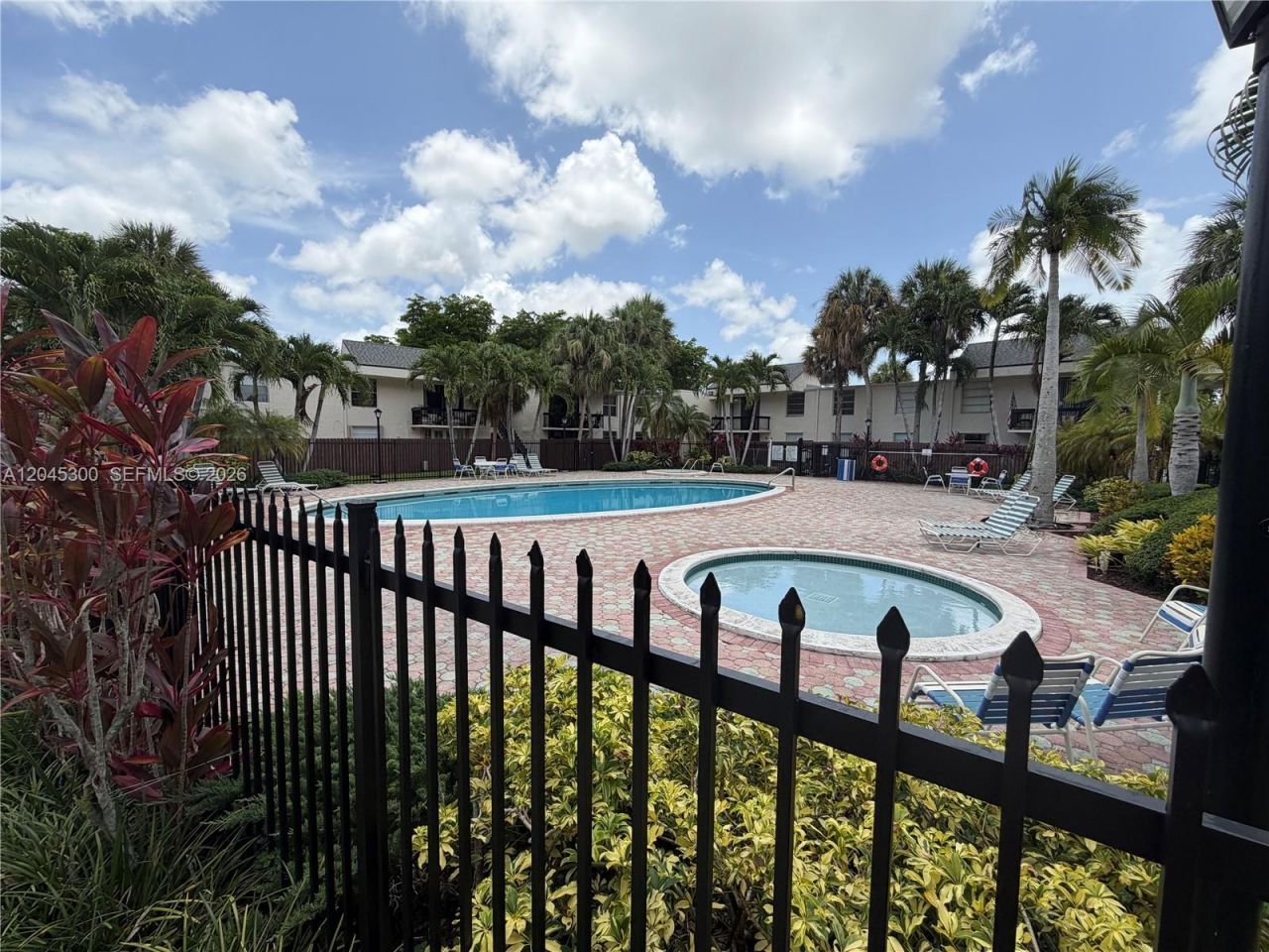 8303 SW 142nd Ave, Unit D206, Miami, FL 33183 Photo