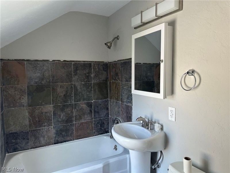 16409 Judson Drive, Cleveland, OH 44128 Photo 11