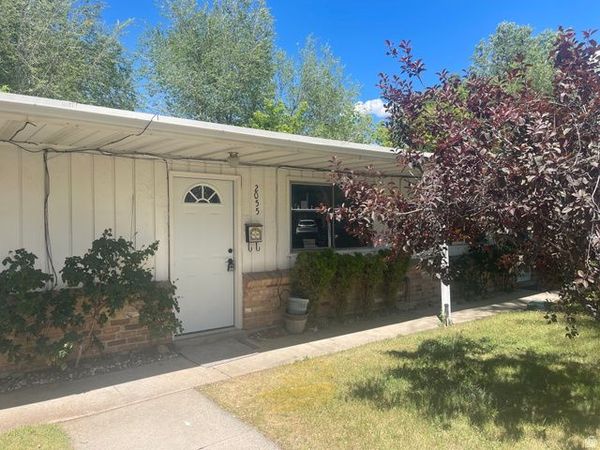 2055 E 3335 S, Unit 19, Salt Lake City, UT 84109