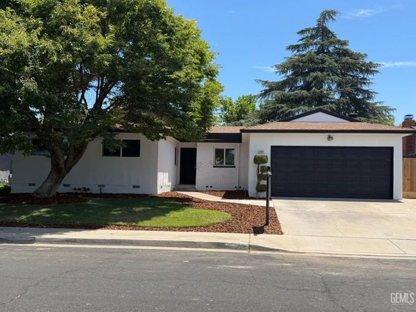 2365 Fordham Avenue, Clovis, CA 93611
