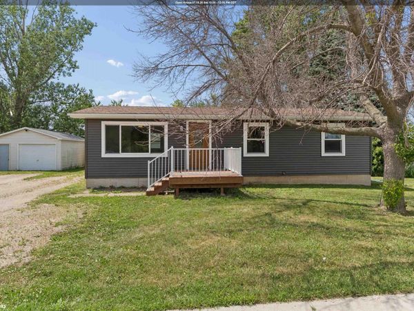 90 Seymour Avenue, Garner, IA 50438