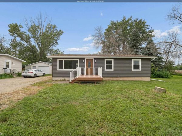 90 Seymour Avenue, Garner, IA 50438