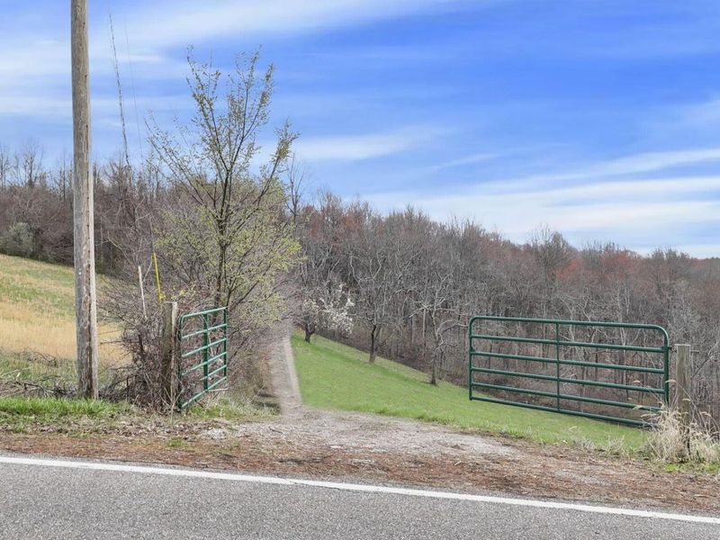 18000 Thompson Road, Laurelville, OH 43135 Photo 17