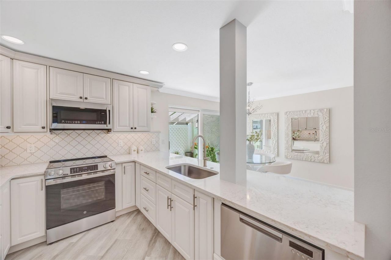 1 Windrush Boulevard , Unit 37, Indian Rocks Beach, FL 33785 Photo