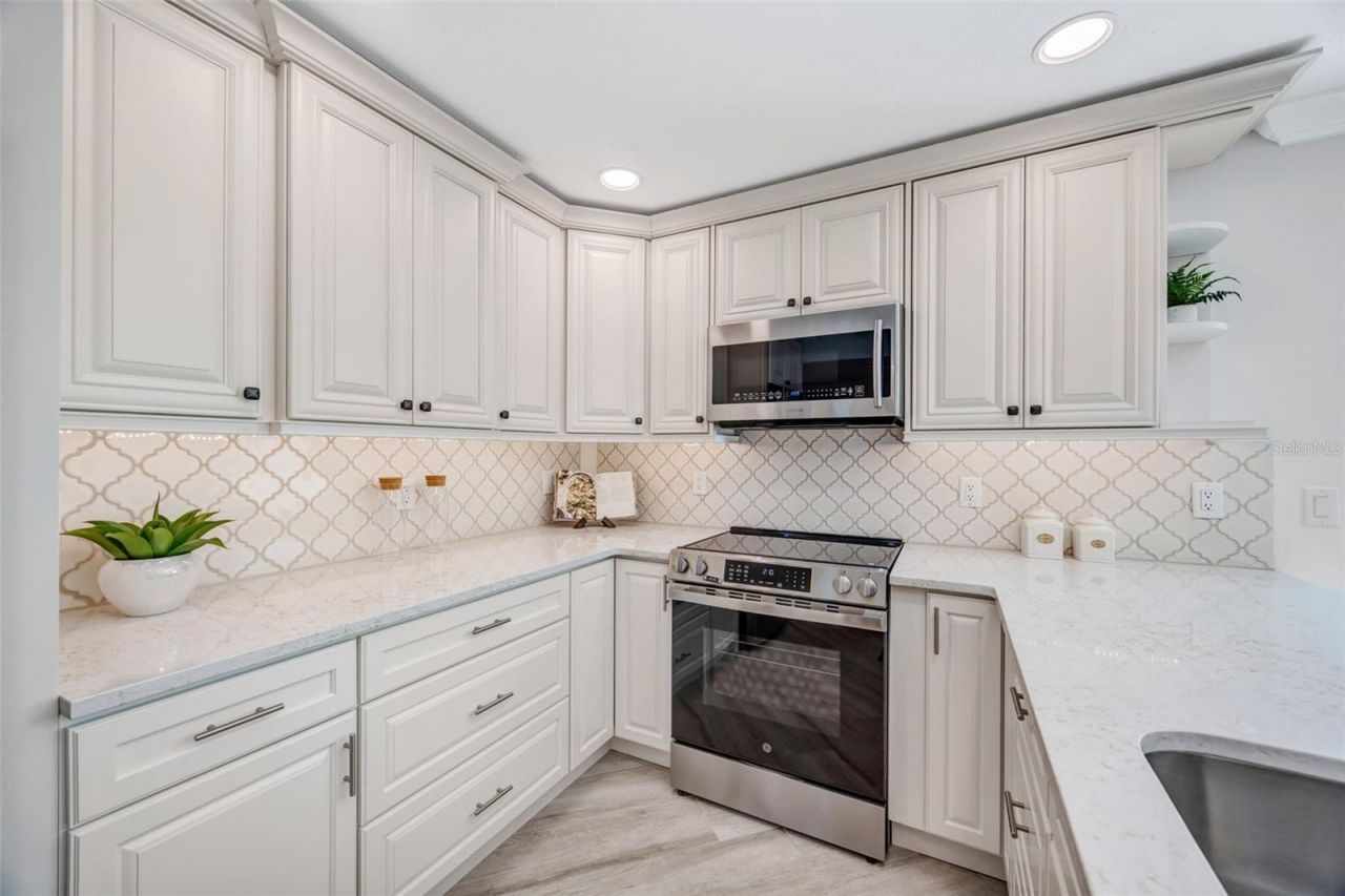 1 Windrush Boulevard , Unit 37, Indian Rocks Beach, FL 33785 Photo