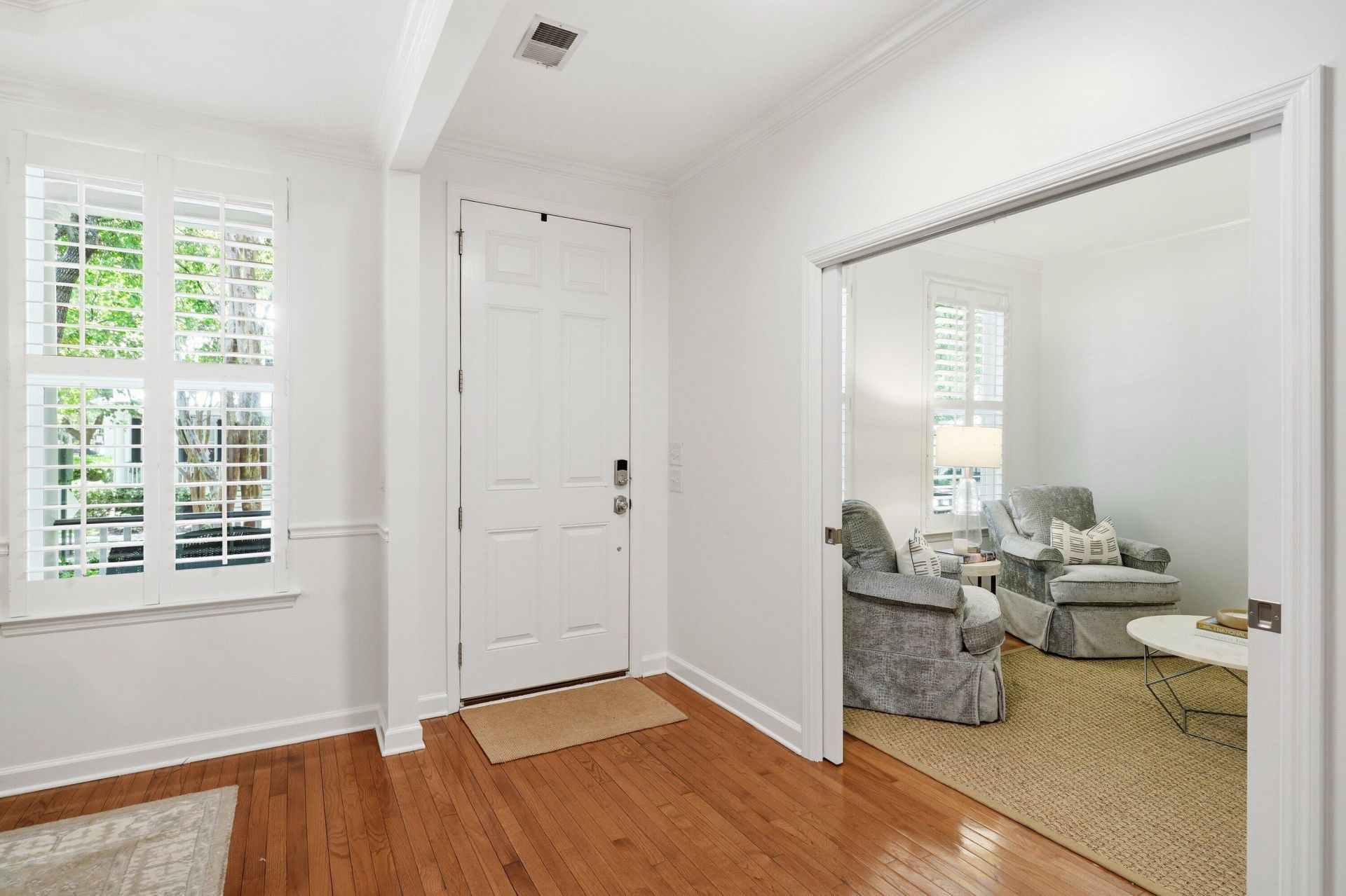 1022 Barfield Street Photo 5