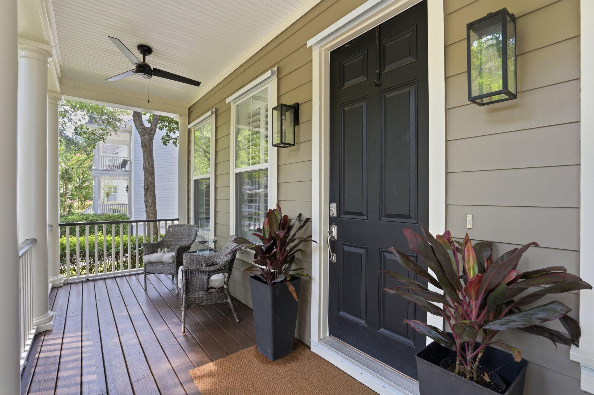 1022 Barfield Street Photo 6