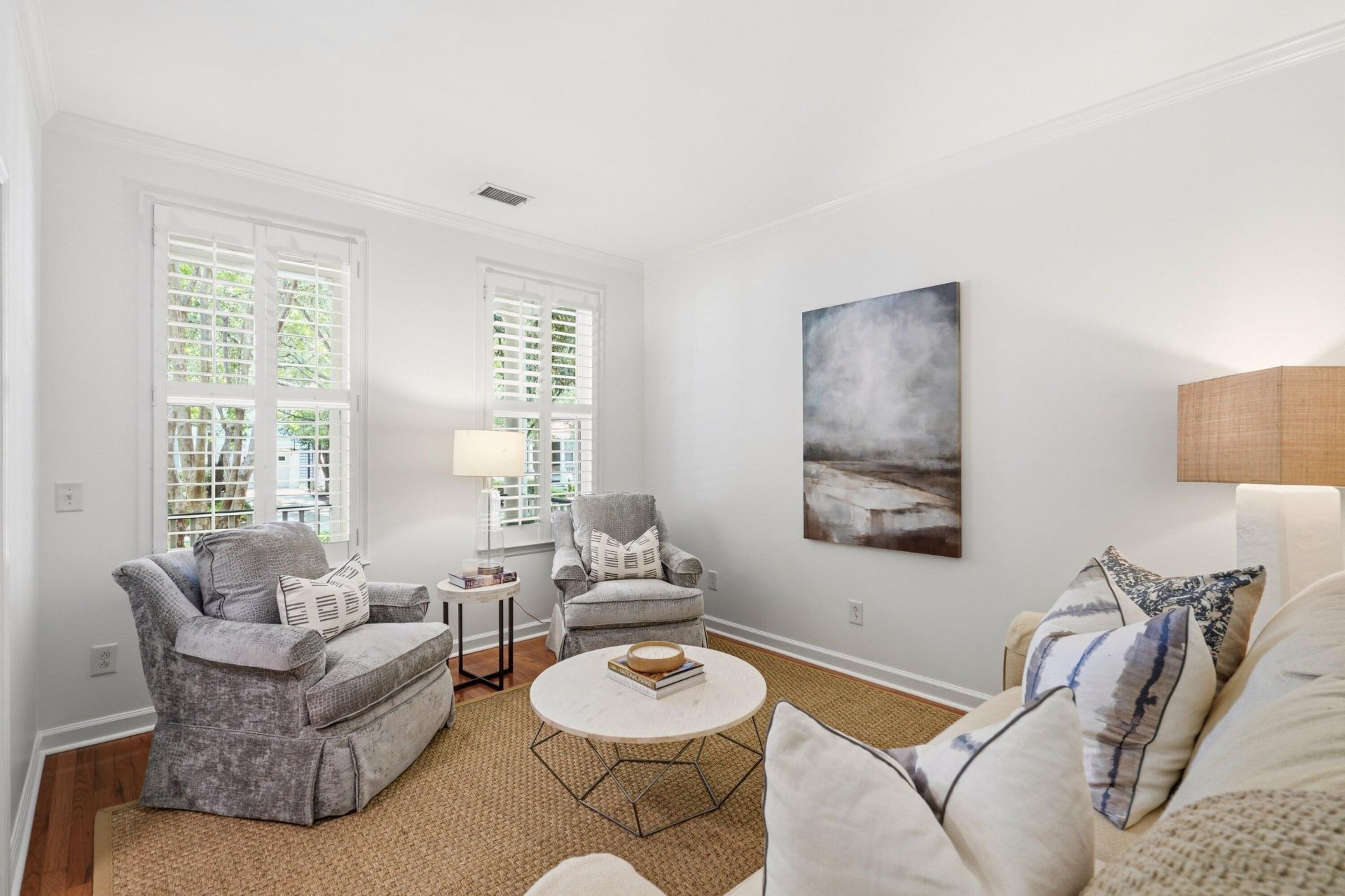 1022 Barfield Street Photo 6