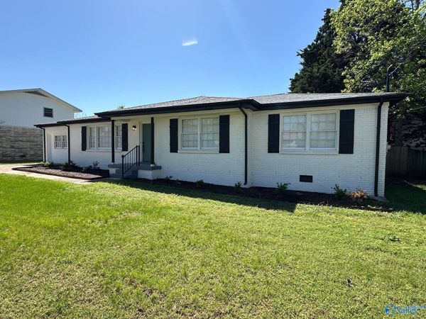 307 Meadowbrook Drive SE, Huntsville, AL 35803