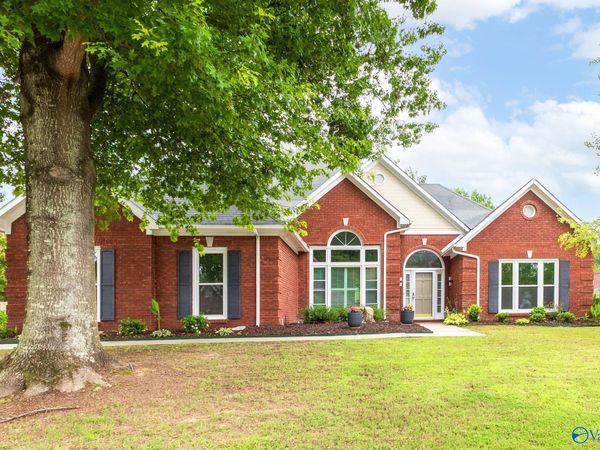 2707 Bronte Circle, Owens Cross Roads, AL 35763