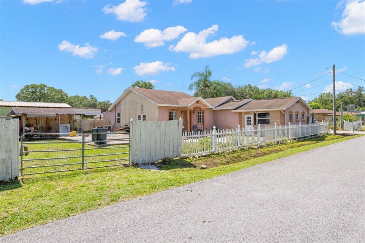 2442 Shirah Road , Auburndale, FL 33823 Photo