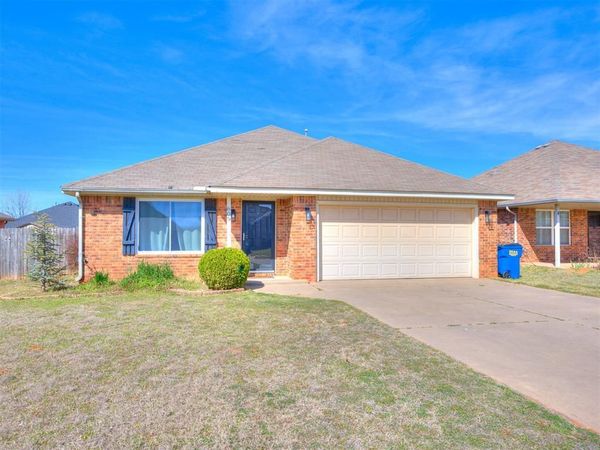 609 Linden Lane, Mustang, OK 73064