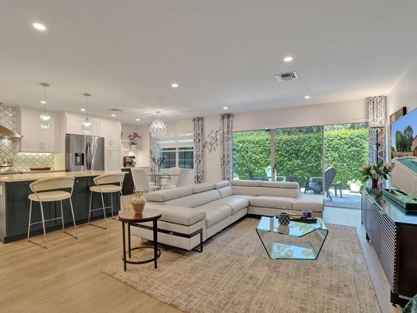4921 Riverside Drive, Unit 606, Coral Springs, FL 33067