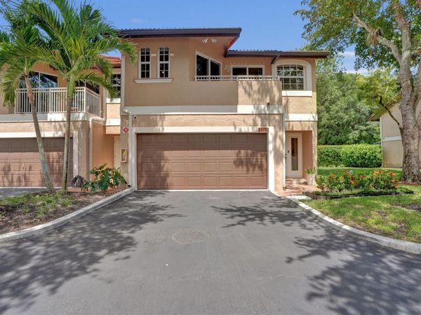 4921 Riverside Drive, Unit 606, Coral Springs, FL 33067