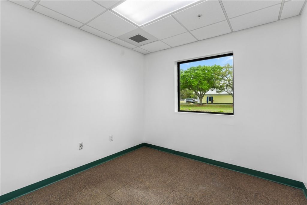 845 37 Th Place, Vero Beach, FL 32960 Photo