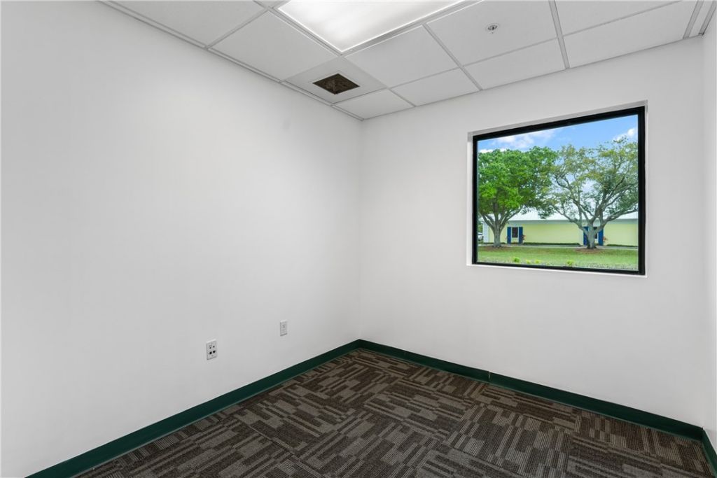 845 37 Th Place, Vero Beach, FL 32960 Photo