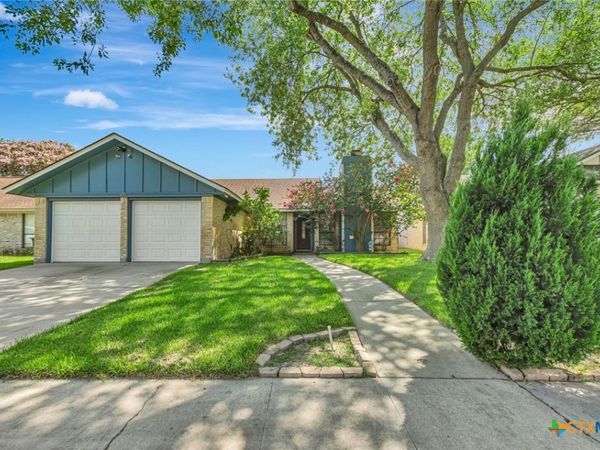 106 Rebecca Lane, Victoria, TX 77901