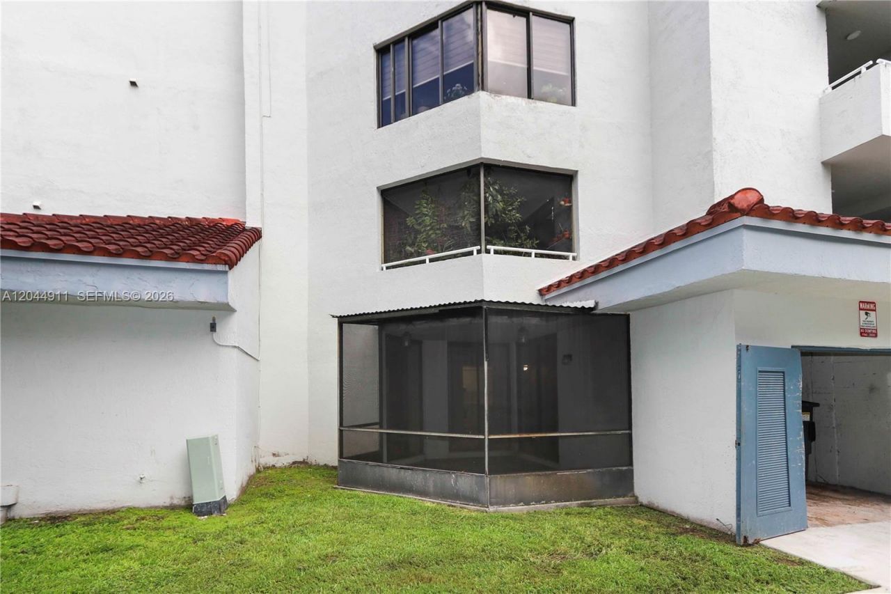 8205 SW 152nd Ave, Unit F-105, Miami, FL 33193 Photo