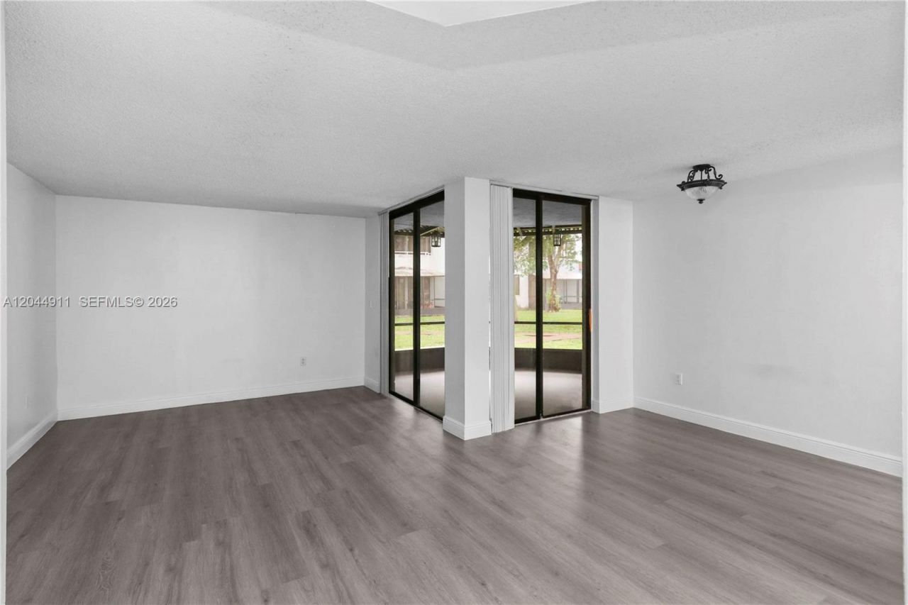 8205 SW 152nd Ave, Unit F-105, Miami, FL 33193 Photo