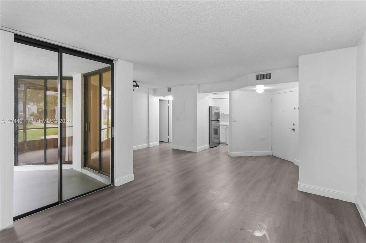 8205 SW 152nd Ave, Unit F-105, Miami, FL 33193 Photo