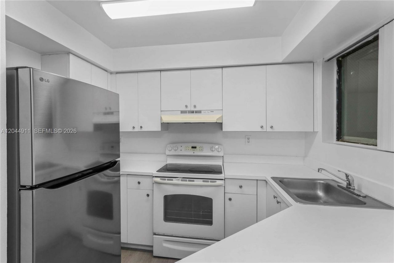 8205 SW 152nd Ave, Unit F-105, Miami, FL 33193 Photo